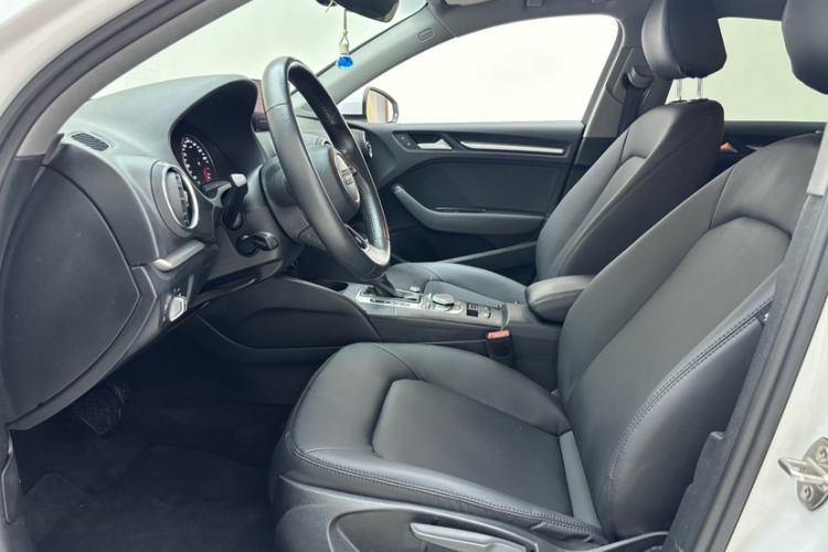 Used Audi A3 2020 Limousine 35 TFSI Ambition China VI Left Front Seat
