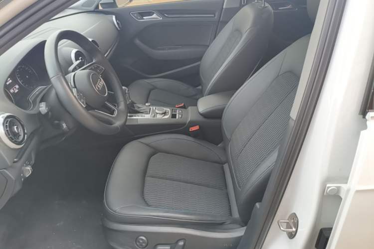 Used Audi A3 2020 Sportback 35 TFSI Fashion Edition China VI Emission Standard Left Front Seat