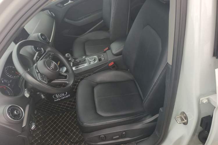 Used Audi A3 2020 Restyled Limousine 35 TFSI Ambition Version China VI Left Front Seat
