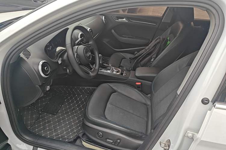 Used Audi A3 2020 Limousine 35 TFSI Fashion Edition China VI Emission Standard Left Front Seat