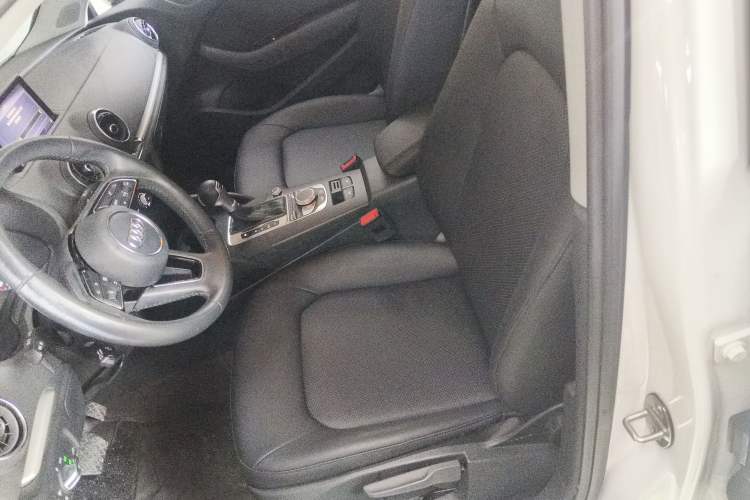 Used Audi A3 2020 Limousine 35 TFSI Ambition China VI Left Front Seat
