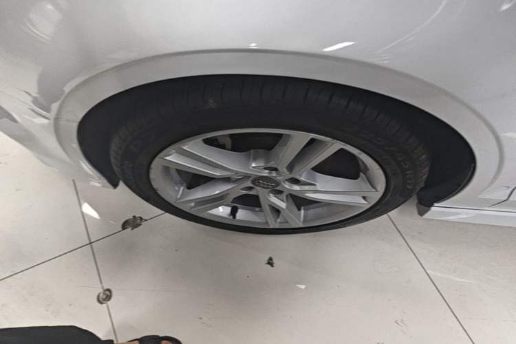 Used Audi A3 2020 Limousine 35 TFSI Fashion Edition China VI Emission Standard Left Front Wheel Hub