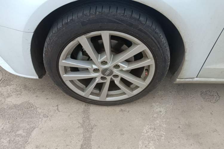 Used Audi A3 2020 Sportback 35 TFSI Ambition China VI Left Front Wheel Hub