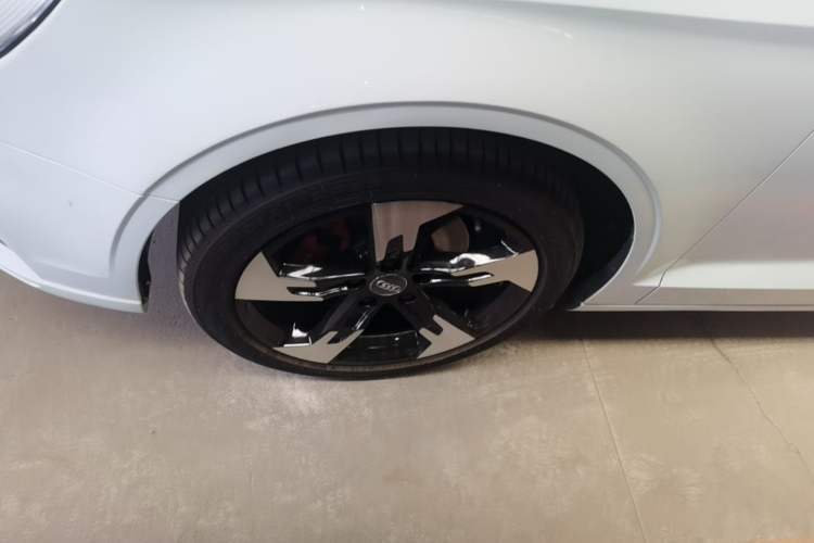 Used Audi A3 2020 Limousine 35 TFSI Ambition China VI Left Front Wheel Hub