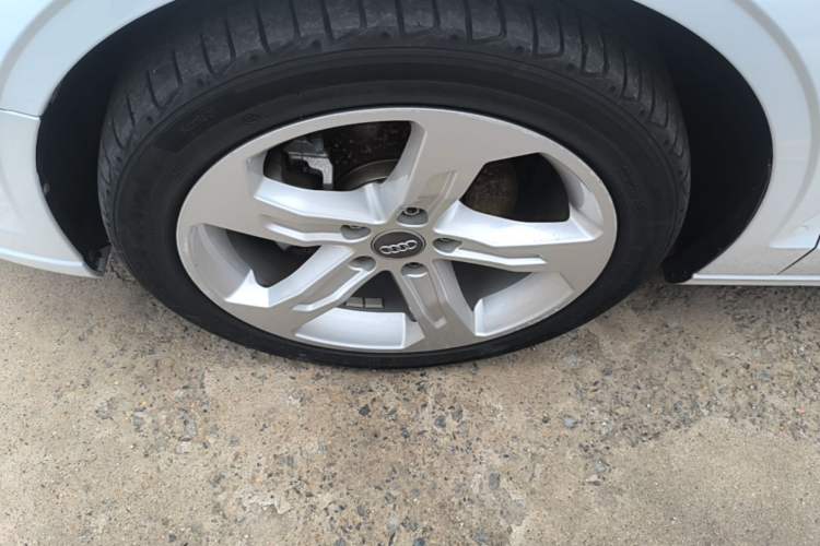 Used Audi A3 2020 Restyled Limousine 35 TFSI Ambition Version China VI Left Front Wheel Hub