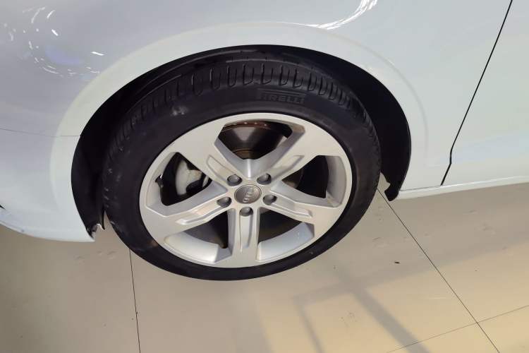Used Audi A3 2020 Limousine 35 TFSI Ambition China VI Left Front Wheel Hub