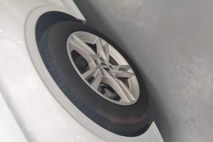 Used Audi A3 2020 Limousine 35 TFSI Fashion Edition China VI Emission Standard Left Front Wheel Hub