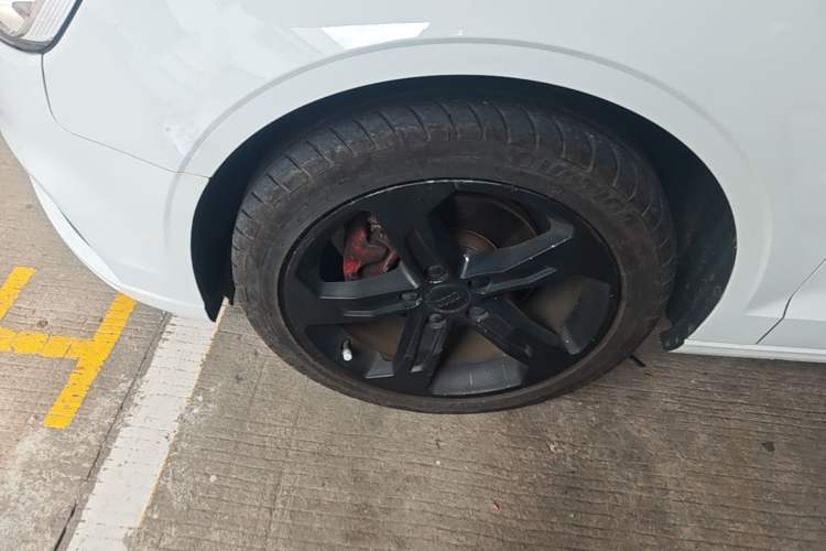 Used Audi A3 2020 Limousine 35 TFSI Ambition China VI Left Front Wheel Hub