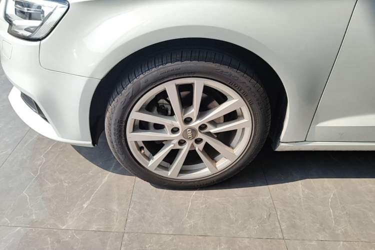 Used Audi A3 2020 Restyled Sportback 35 TFSI Entry-Level China VI Emission Standard Left Front Wheel Hub