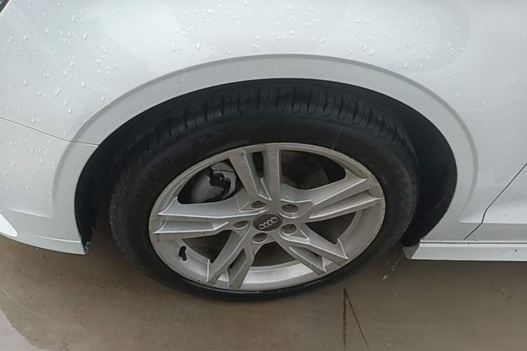 Used Audi A3 2020 Limousine 35 TFSI Fashion Edition China VI Emission Standard Left Front Wheel Hub