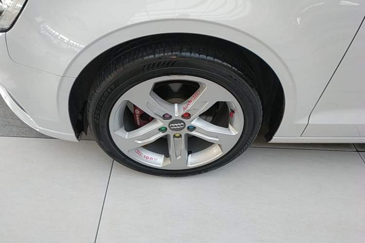 Used Audi A3 2020 Restyled Limousine 35 TFSI Ambition Version China VI Left Front Wheel Hub