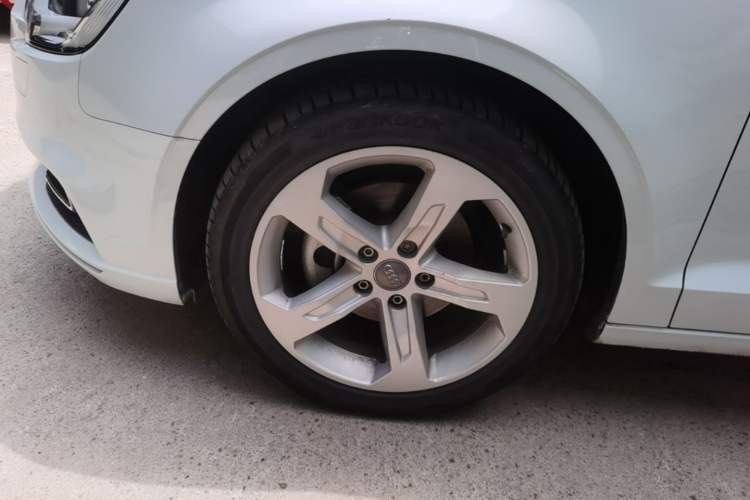 Used Audi A3 2020 Restyled Limousine 35 TFSI Ambition Version China VI Left Front Wheel Hub