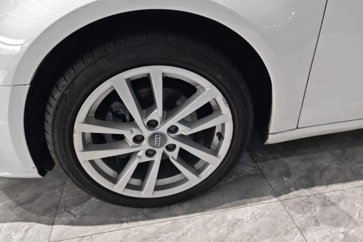 Used Audi A3 2020 Sportback 35 TFSI Ambition China VI Left Front Wheel Hub
