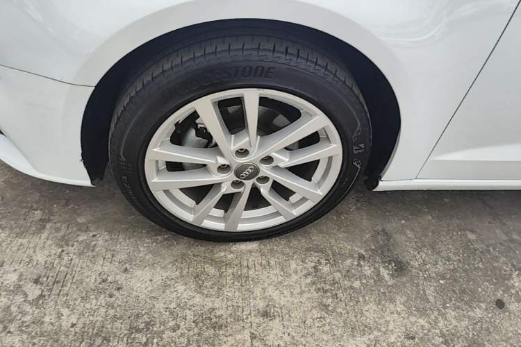 Used Audi A3 2020 Restyled Sportback 35 TFSI Entry-Level China VI Emission Standard Left Front Wheel Hub