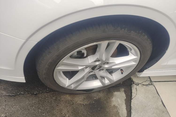 Used Audi A3 2020 Limousine 35 TFSI Fashion Edition China VI Emission Standard Left Front Wheel Hub