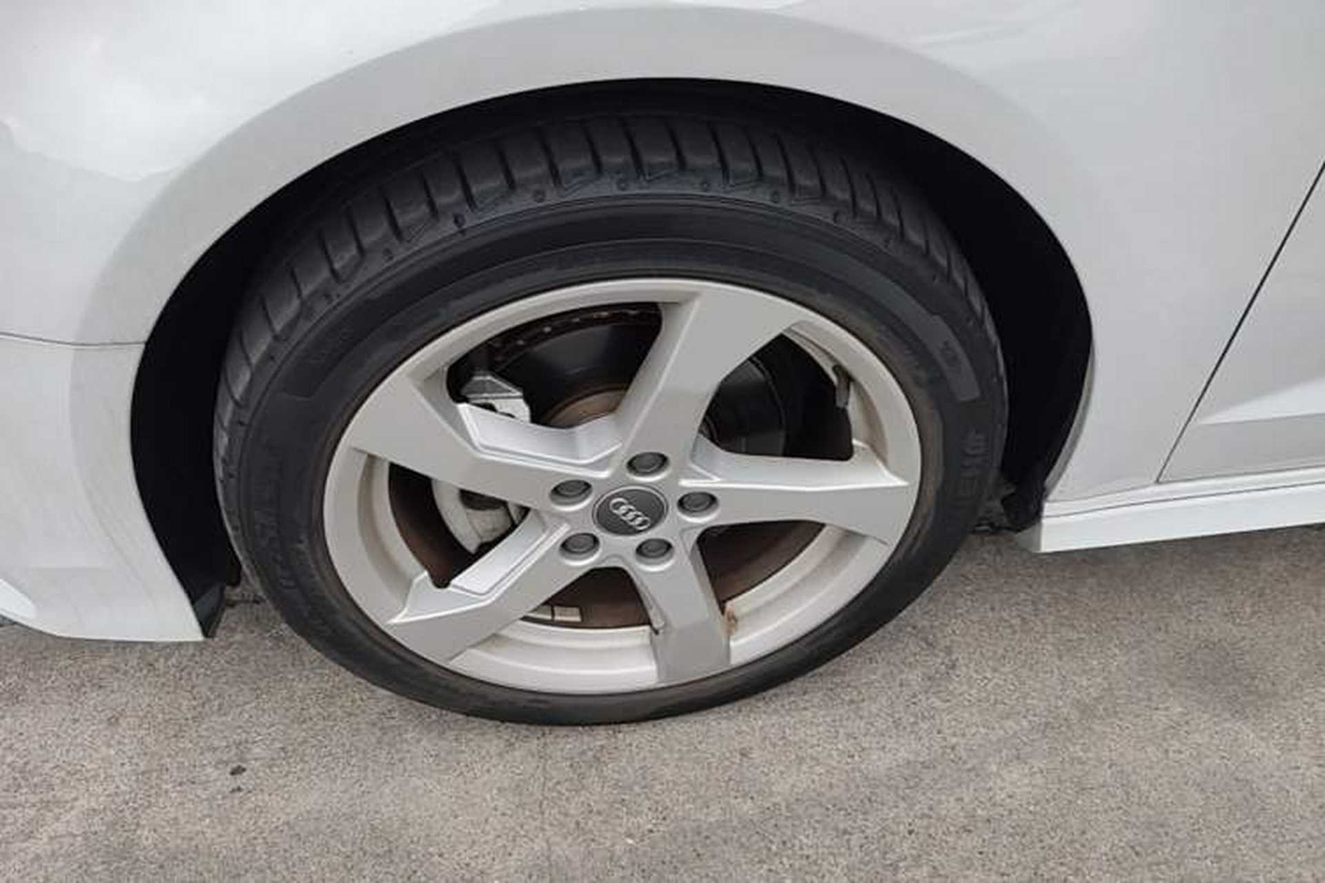 Used Audi A3 2020 Sportback 35 TFSI Fashion Edition China VI Emission Standard Left Front Wheel Hub