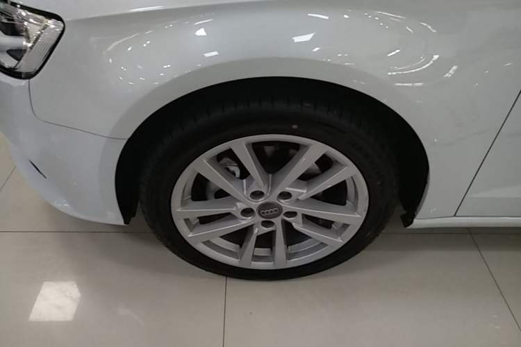Used Audi A3 2020 Restyled Sportback 35 TFSI Entry-Level China VI Emission Standard Left Front Wheel Hub
