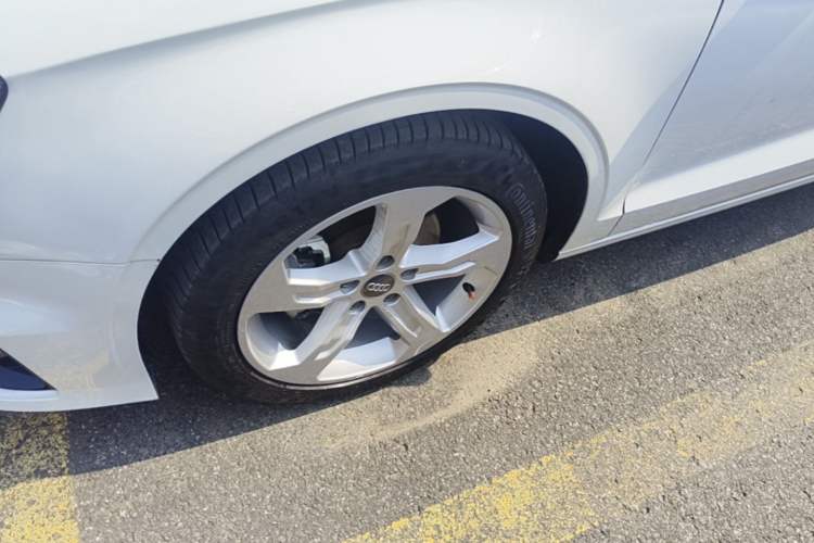 Used Audi A3 2020 Restyled Limousine 35 TFSI Ambition Version China VI Left Front Wheel Hub