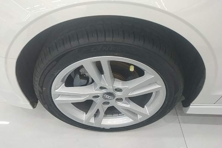 Used Audi A3 2020 Limousine 35 TFSI Fashion Edition China VI Emission Standard Left Front Wheel Hub