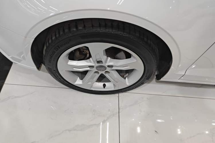 Used Audi A3 2020 Restyled Limousine 35 TFSI Ambition Version China VI Left Front Wheel Hub
