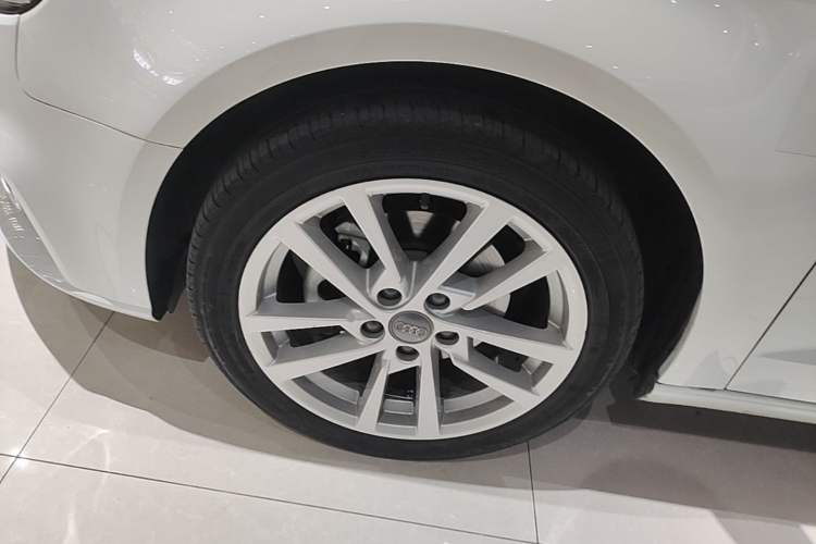 Used Audi A3 2020 Restyled Sportback 35 TFSI Entry-Level China VI Emission Standard Left Front Wheel Hub