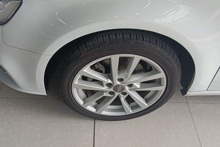 Used Audi A3 2020 Sportback 35 TFSI Ambition China VI Left Front Wheel Hub