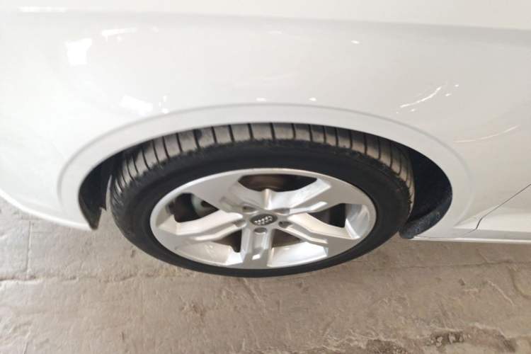 Used Audi A3 2020 Limousine 35 TFSI Ambition China VI Left Front Wheel Hub