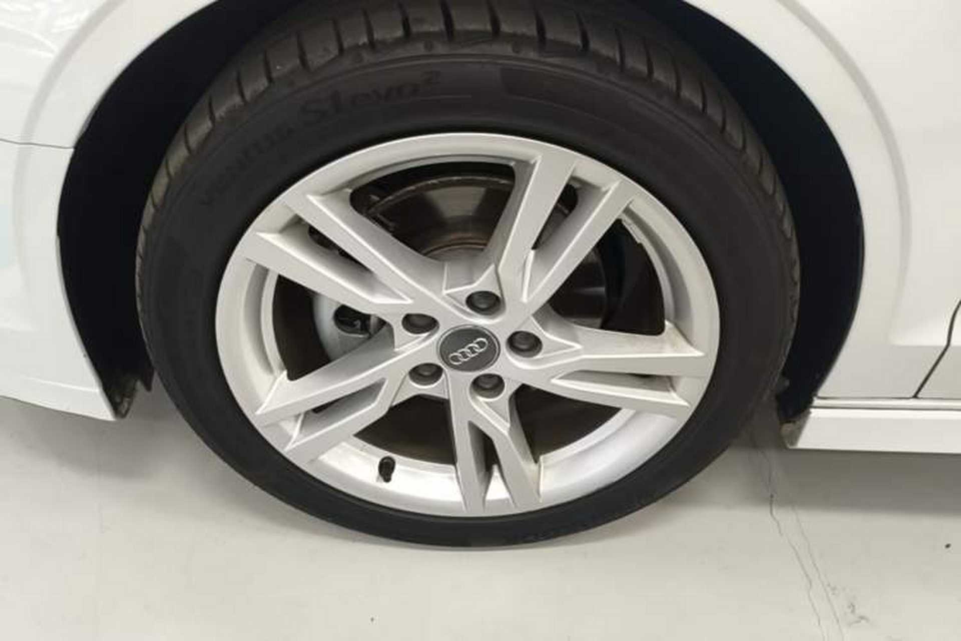 Used Audi A3 2020 Limousine 35 TFSI Fashion Edition China VI Emission Standard Left Front Wheel Hub