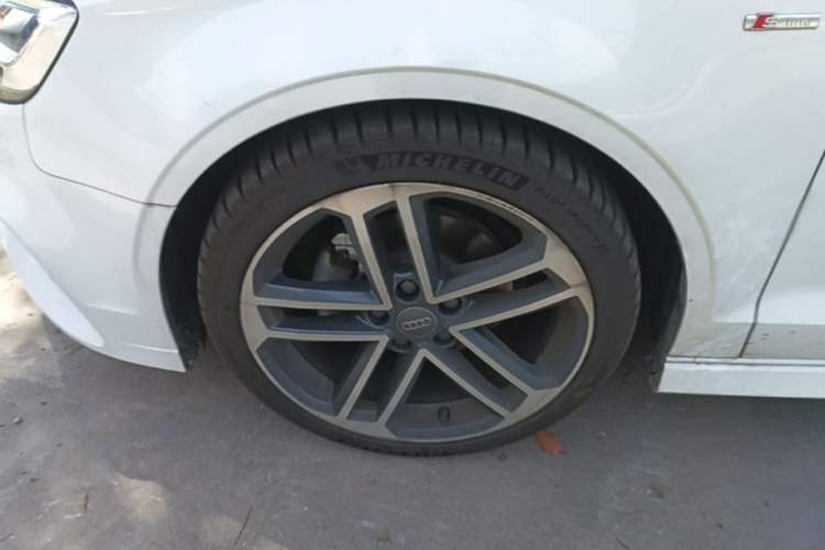 Used Audi A3 2020 Limousine 35 TFSI Sporty Version China VI Left Front Wheel Hub