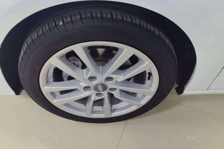 Used Audi A3 2020 Restyled Sportback 35 TFSI Entry-Level China VI Emission Standard Left Front Wheel Hub