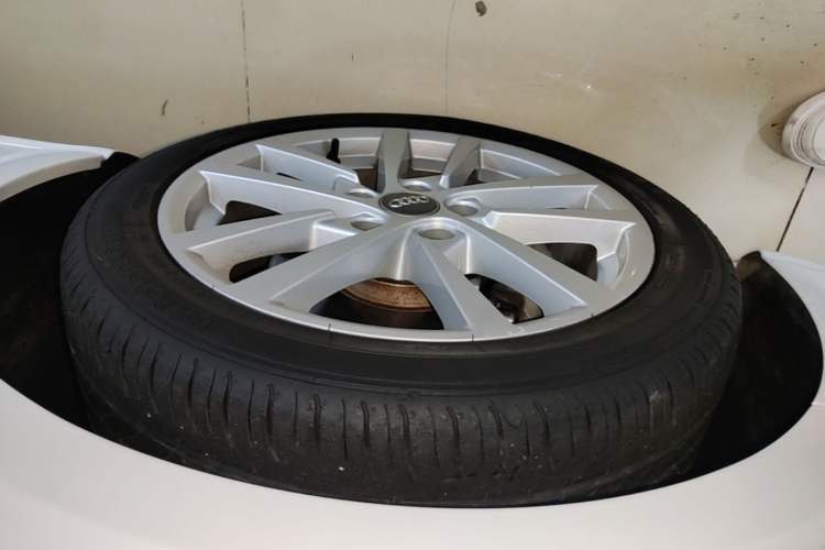Used Audi A3 2020 Sportback 35 TFSI Ambition China VI Left Front Wheel Hub