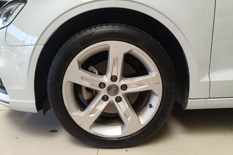 Used Audi A3 2020 Limousine 35 TFSI Ambition China VI Left Front Wheel Hub