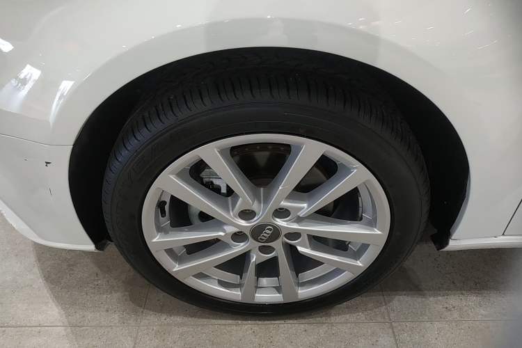 Used Audi A3 2020 Restyled Sportback 35 TFSI Entry-Level China VI Emission Standard Left Front Wheel Hub