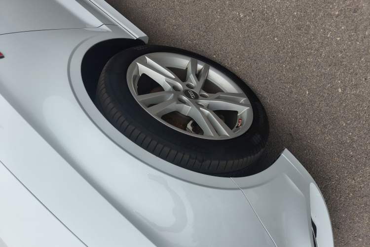 Used Audi A3 2020 Limousine 35 TFSI Fashion Edition China VI Emission Standard Left Front Wheel Hub