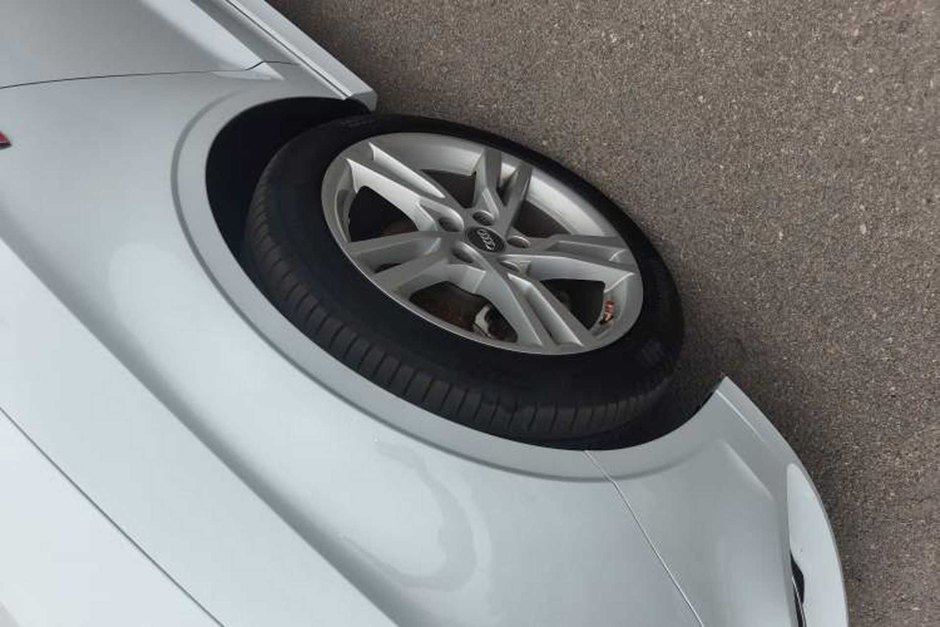 Used Audi A3 2020 Limousine 35 TFSI Fashion Edition China VI Emission Standard Left Front Wheel Hub
