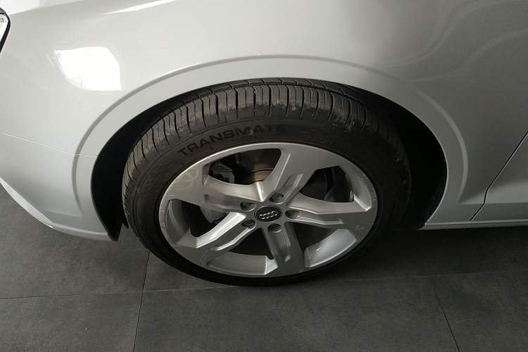 Used Audi A3 2020 Limousine 35 TFSI Ambition China VI Left Front Wheel Hub
