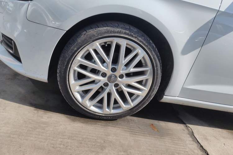 Used Audi A3 2020 Sportback 35 TFSI Style Edition China VI Emission Standard Left Front Wheel Hub
