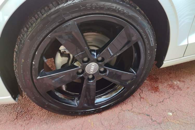 Used Audi A3 2020 Limousine 35 TFSI Style Edition China VI Emission Standard Left Front Wheel Hub