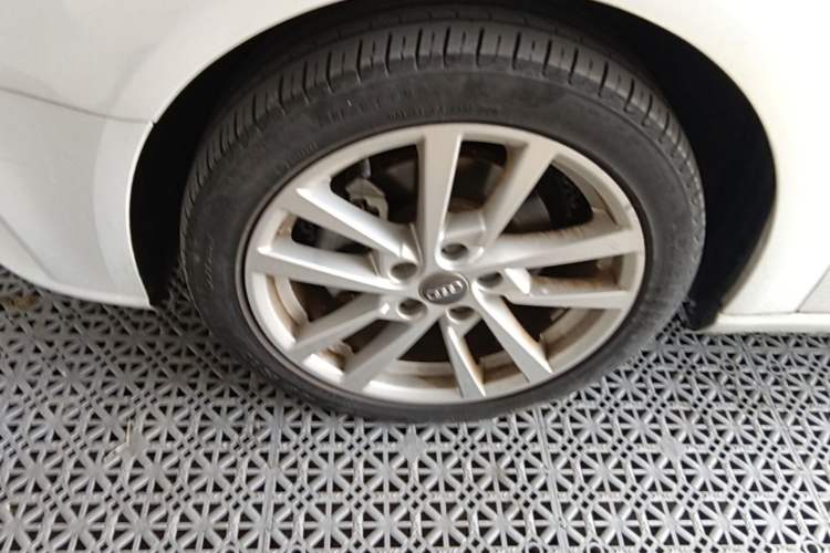 Used Audi A3 2020 Restyled Sportback 35 TFSI Entry-Level China VI Emission Standard Left Front Wheel Hub