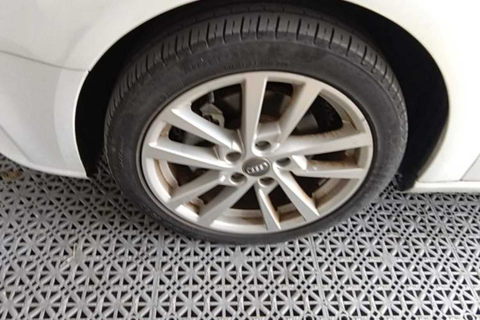 Used Audi A3 2020 Restyled Sportback 35 TFSI Entry-Level China VI Emission Standard Left Front Wheel Hub