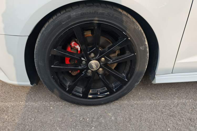 Used Audi A3 2020 Restyled Sportback 35 TFSI Entry-Level China VI Emission Standard Left Front Wheel Hub