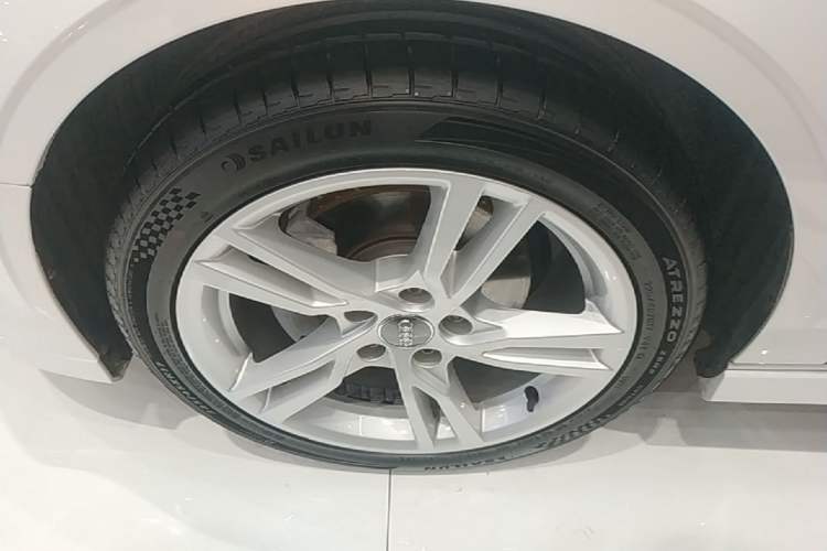 Used Audi A3 2020 Limousine 35 TFSI Fashion Edition China VI Emission Standard Left Front Wheel Hub