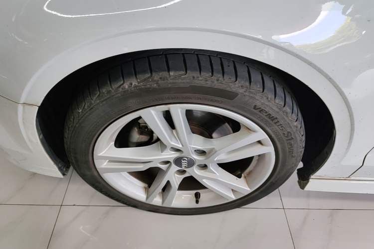 Used Audi A3 2020 Limousine 35 TFSI Fashion Edition China VI Emission Standard Left Front Wheel Hub