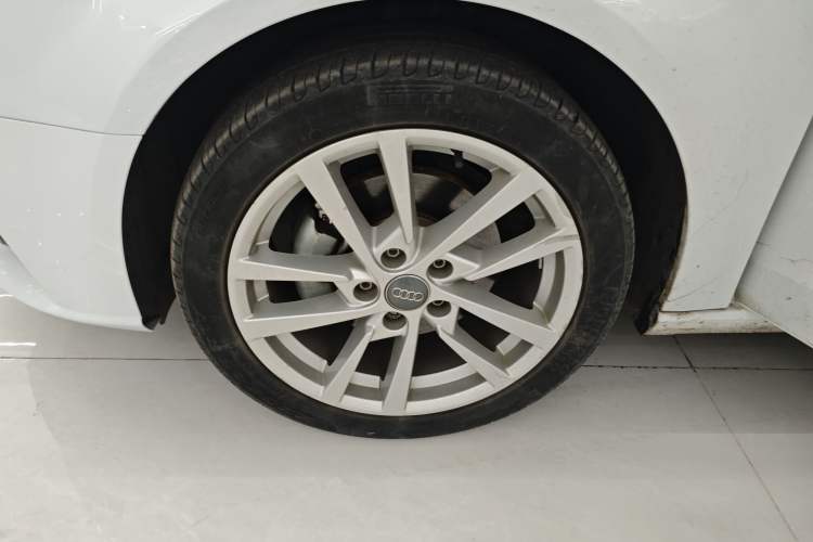 Used Audi A3 2020 Sportback 35 TFSI Ambition China VI Left Front Wheel Hub