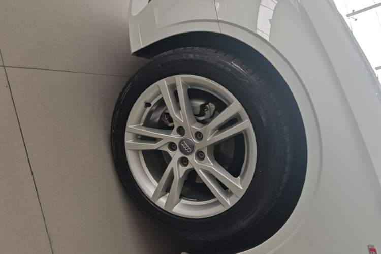 Used Audi A3 2020 Limousine 35 TFSI Fashion Edition China VI Emission Standard Left Front Wheel Hub