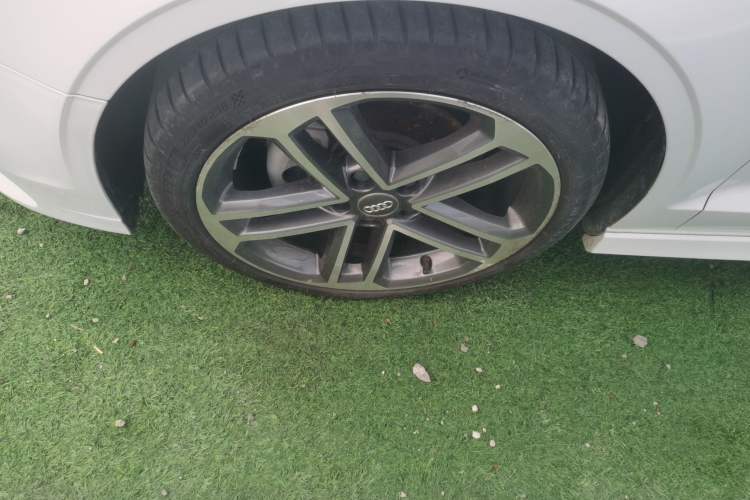 Used Audi A3 2020 Limousine 35 TFSI Sporty Version China VI Left Front Wheel Hub