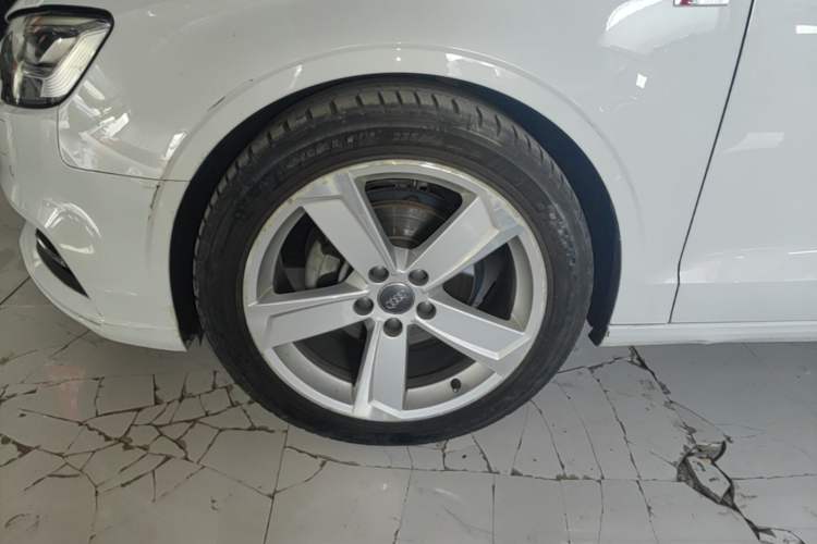 Used Audi A3 2020 Limousine 35 TFSI Style Edition China VI Emission Standard Left Front Wheel Hub