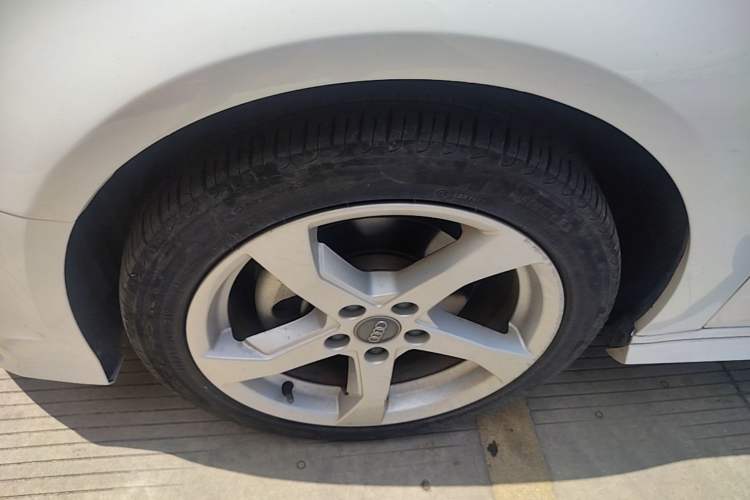Used Audi A3 2020 Sportback 35 TFSI Fashion Edition China VI Emission Standard Left Front Wheel Hub