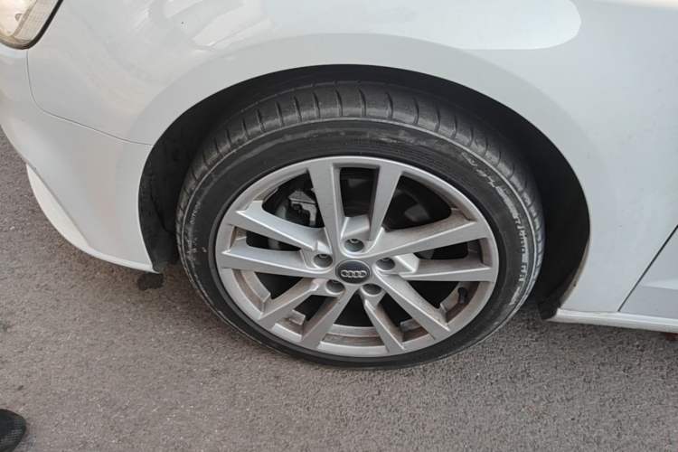 Used Audi A3 2020 Restyled Sportback 35 TFSI Entry-Level China VI Emission Standard Left Front Wheel Hub