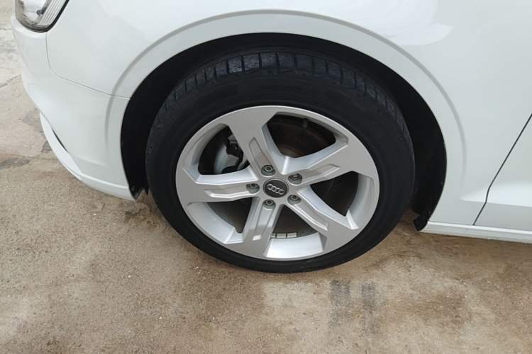 Used Audi A3 2020 Restyled Limousine 35 TFSI Ambition Version China VI Left Front Wheel Hub